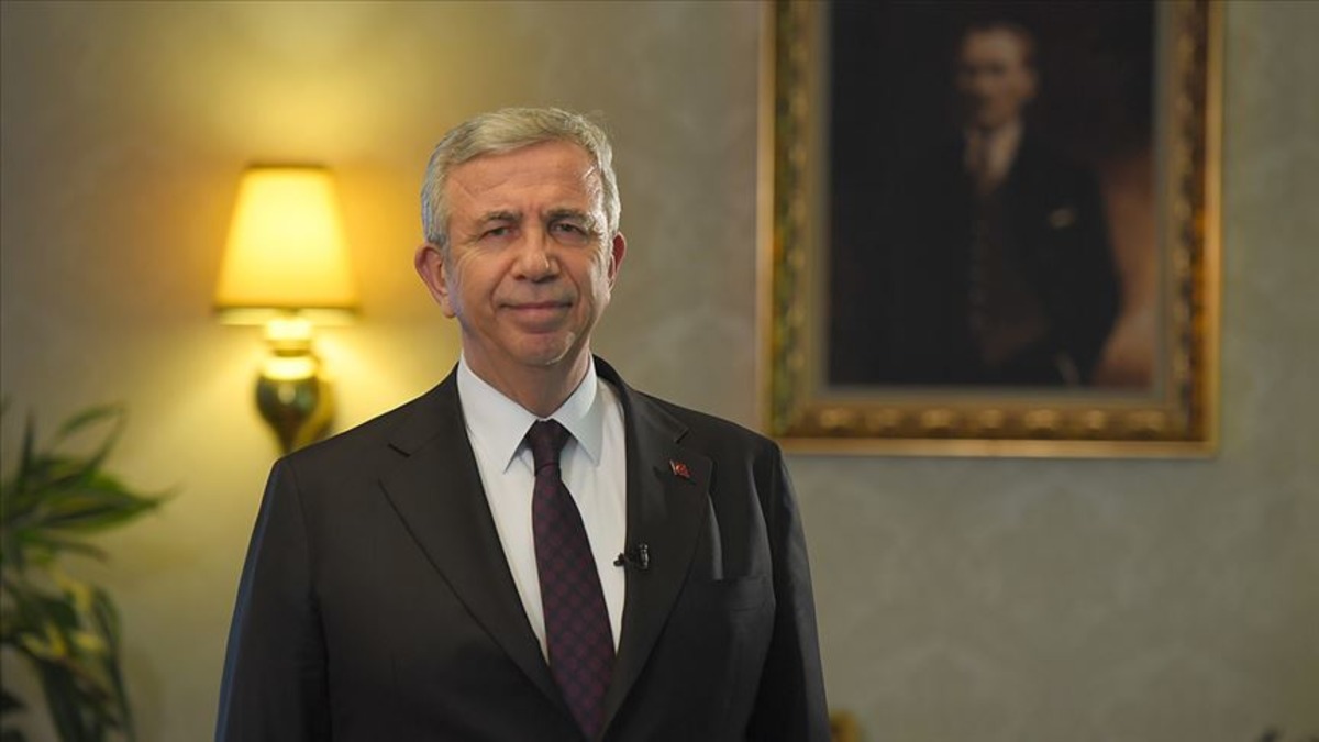 &Ouml;zg&uuml;r &Ouml;zel "Başkanlığı bırakayım, İmamoğlu aday olmasın..." diyerek a&ccedil;ıkladı: 2 Kasım ı işaret etti, G&ouml;rsel 1