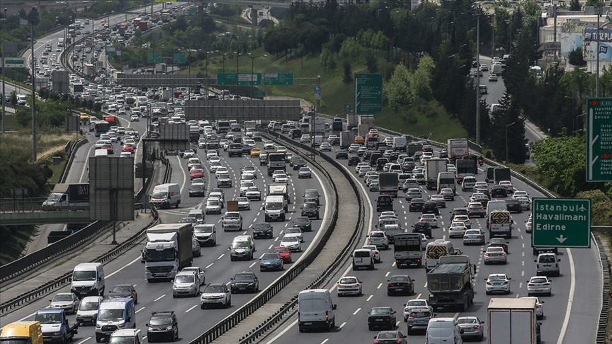 Resmi Gazete de yayımlandı! Trafikte yeni d&ouml;nem: Ara&ccedil;lara takip ve kamera sistemi zorunlu olacak, G&ouml;rsel 1