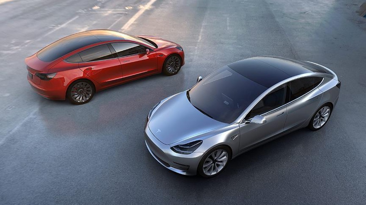 Git gide d&uuml;şen Tesla satışlarına Trump tan destek: "Yeni bir Tesla alacağım", G&ouml;rsel 1