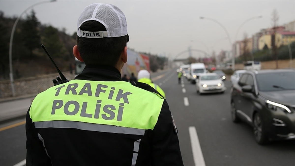 Trafikte bunu yapan yandı! 9 kademeli sisteme ge&ccedil;ildi: Cezası 30 bin TL ye kadar &ccedil;ıkıyor, G&ouml;rsel 4