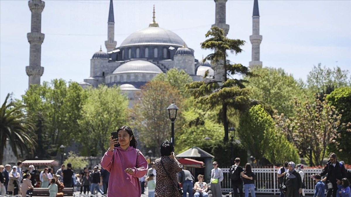 Akın ettiler! Turistlerden T&uuml;rkiye ye rekor "hediye", G&ouml;rsel 1