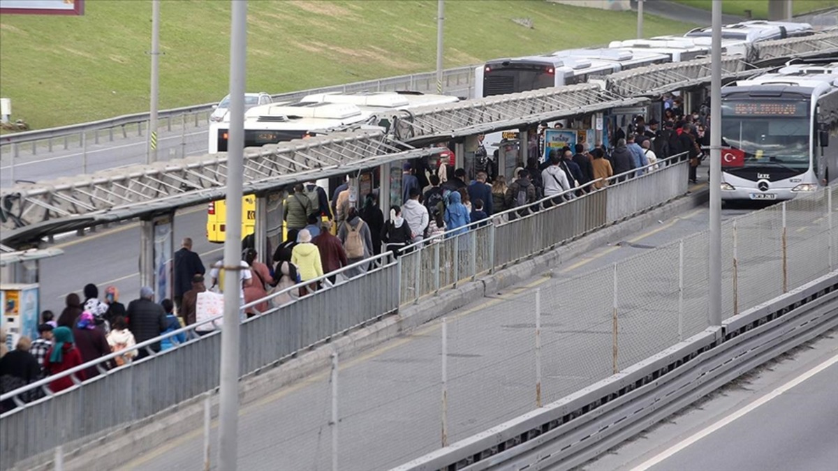 İBB den yılbaşı tarifesi! Ulaşım &uuml;cretsiz, seferler artırıldı, G&ouml;rsel 1