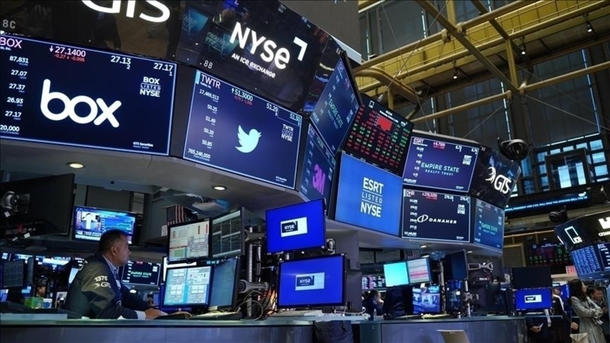 New York borsası yatay seyirle a&ccedil;ıldı! A&ccedil;ılışta Dow Jones endeksi 42.527,38 puana &ccedil;ıktı, G&ouml;rsel 1
