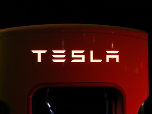 Elon Musk'ın tutumu pahalıya patladı! Tesla'nın Avrupa satışları rekor d&uuml;ş&uuml;şte