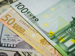 İmamoğlu hakkındaki kararın ardından g&ouml;zler d&ouml;vize &ccedil;evrildi...  Dolar ve euro yeni haftaya nasıl başladı?