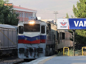 Van-Tahran yolcu treni yeniden seferde! Haftada iki kez karşılıklı sefer d&uuml;zenlenecek
