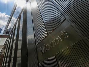 Moody&rsquo;s&rsquo;ten ABD i&ccedil;in endişe raporu! Bor&ccedil; y&uuml;k&uuml; artıyor, g&uuml;ven d&uuml;ş&uuml;yor