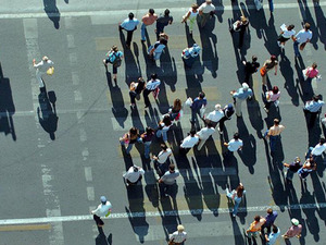 ABD'nin ek g&uuml;mr&uuml;k tarifeleri en &ccedil;ok o &uuml;lke etkilenecek! 100 bin kişi işsiz kalabilir