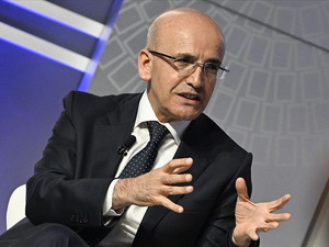 Moody's T&uuml;rkiye'nin kredi notunu y&uuml;kseltmişti! Bakan Şimşek'ten ilk a&ccedil;ıklama: "Ekonomimiz tekrar olumlu bir d&ouml;ng&uuml;ye girdi"
