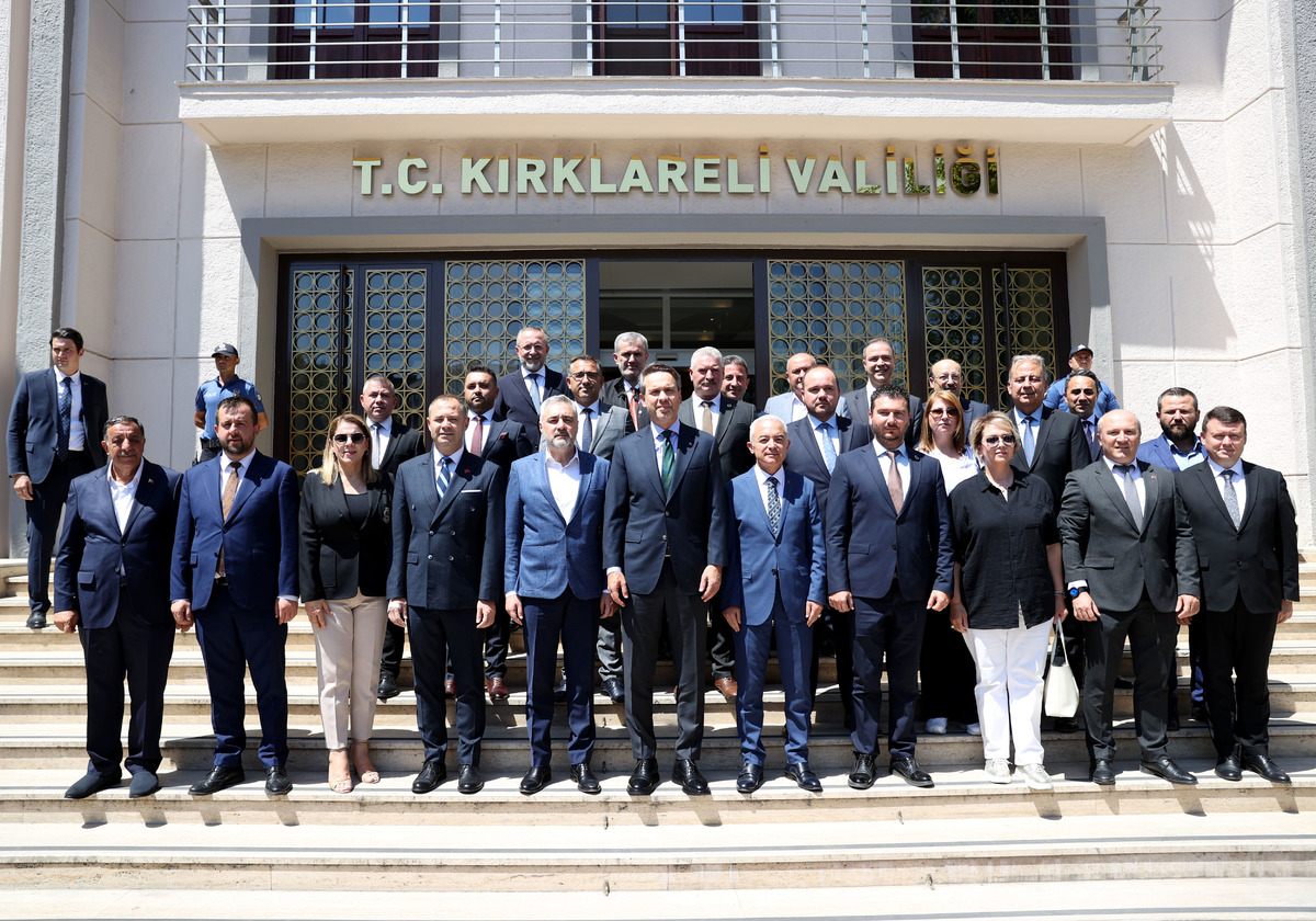 Enerji ve Tabii Kaynaklar Bakanı Bayraktar, Kırklareli Valiliğini ziyaret etti, Görsel 1