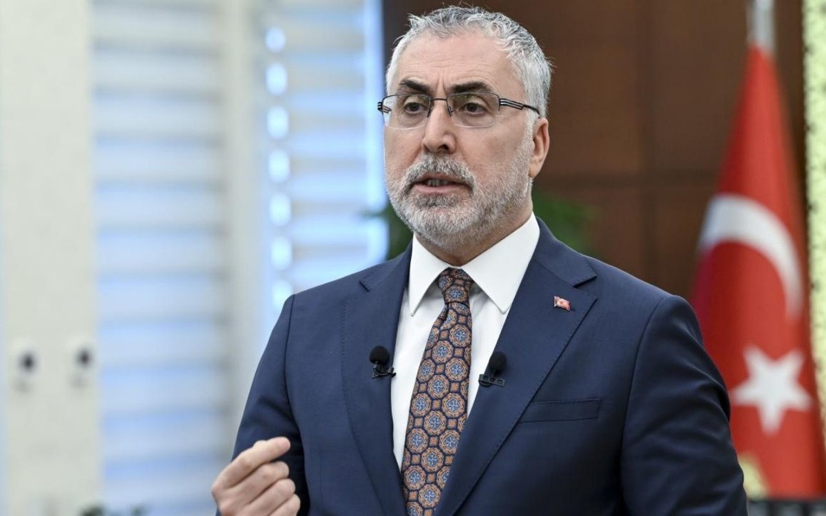 Memurların g&ouml;z&uuml; kulağı bu haberde! Bakan Işıkhan a&ccedil;ıkladı: "Vatandaşlarımız i&ccedil;in &ccedil;eşitli kazanımlara şahit olacağız", G&ouml;rsel 2