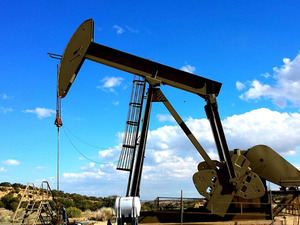Brent petrol&uuml;n varili 71,62 dolardan işlem g&ouml;r&uuml;yor