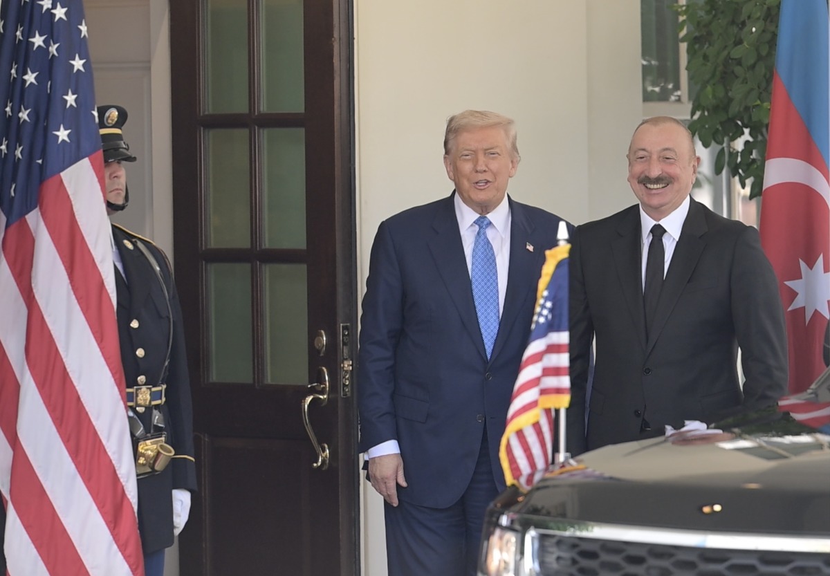 &Uuml;&ccedil;l&uuml; zirveden barış &ccedil;ıktı: Azerbaycan ile Ermenistan anlaşma yaptı, G&ouml;rsel 1