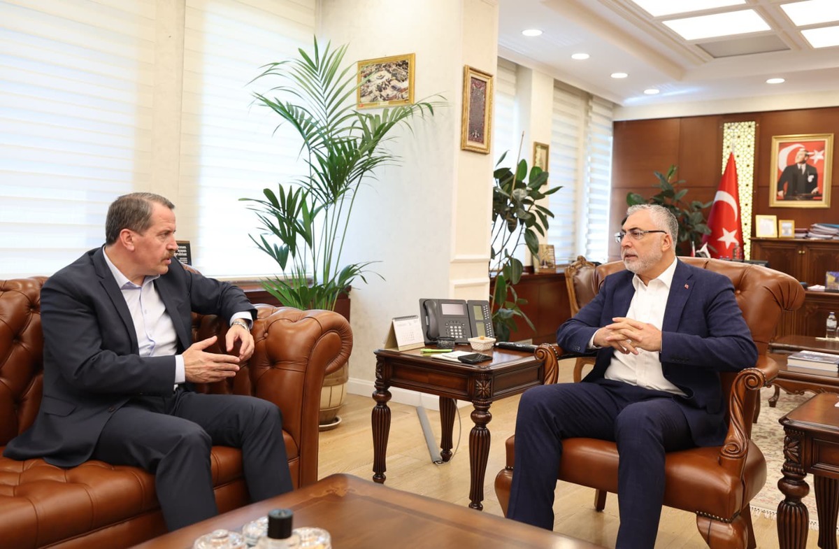 Memur ve emekliye zam pazarlığında yeni gelişme! Sendikalar Bakan Işıkhan ile g&ouml;r&uuml;şecek: Saat belli oldu, G&ouml;rsel 1