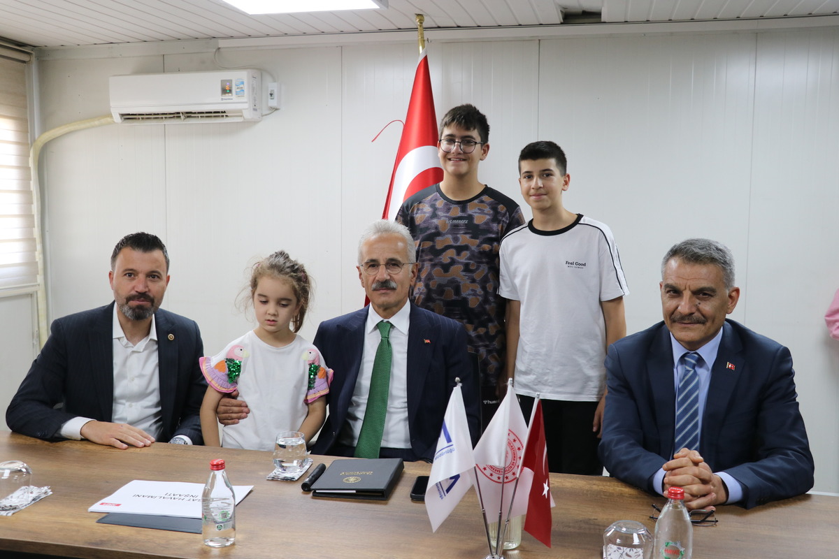 Bakan Uraloğlu duyurdu! O havalimanı için tarih verdi, Görsel 1