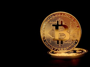 Bitcoin&rsquo;de stratejik rezerv d&uuml;ş&uuml;ş&uuml;: Rekor seviyeden uzaklaşılıyor