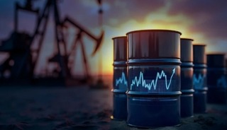Petrolde yeni y&ouml;n: Fiyat geri &ccedil;ekildi