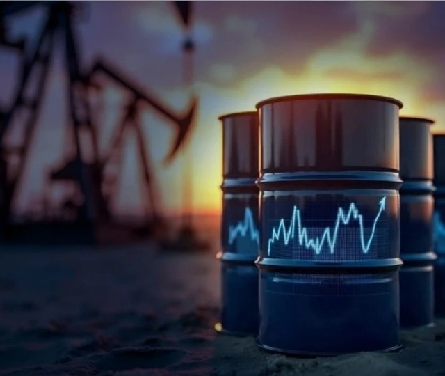 Petrolde yeni y&ouml;n: Fiyat geri &ccedil;ekildi