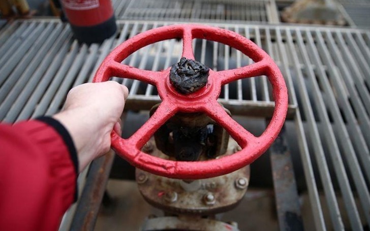 Petrolde alarm: Brent zirveyi zorluyor
