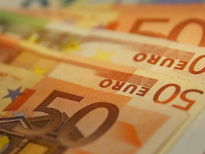 Dev bankadan euro i&ccedil;in dikkat &ccedil;eken tahmin! Yıl sonu beklentisini a&ccedil;ıkladı