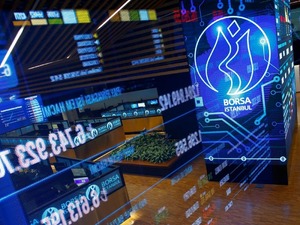 Borsa g&uuml;ne yeşil ışıkları yakarak başladı