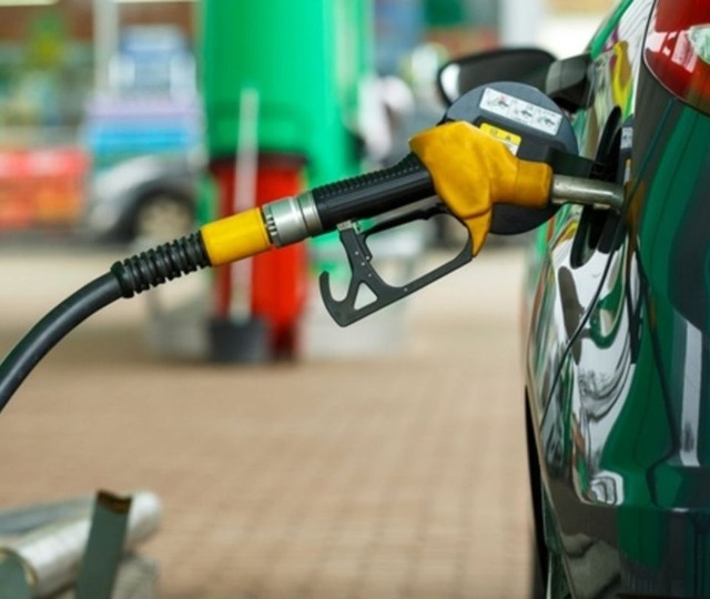 Benzine beklenen zam geldi 2 Temmuz g&uuml;ncel akaryakıt fiyatları