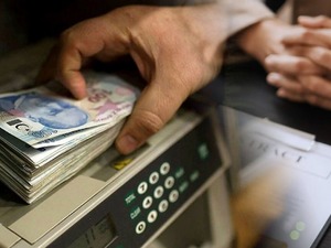 Mevduat yatırımcısı a&ccedil;ıkta mı kaldı? Faizler geri &ccedil;ekiliyor