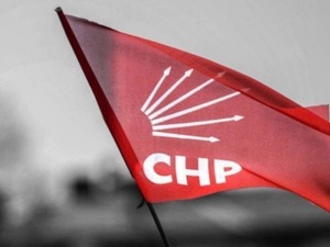 CHP İstanbul İl Kongresi i&ccedil;in d&uuml;ğmeye bastı