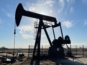 IEA petrol talebi artış &ouml;ng&ouml;r&uuml;s&uuml;n&uuml; yukarı y&ouml;nl&uuml; revize etti