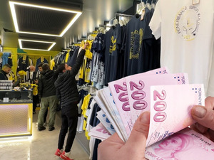 Fenerbah&ccedil;e'de se&ccedil;im g&uuml;n&uuml;! &Uuml;st d&uuml;zey isim rekor rakamları a&ccedil;ıkladı: "Tarihinin en y&uuml;ksek satışına ulaştı"