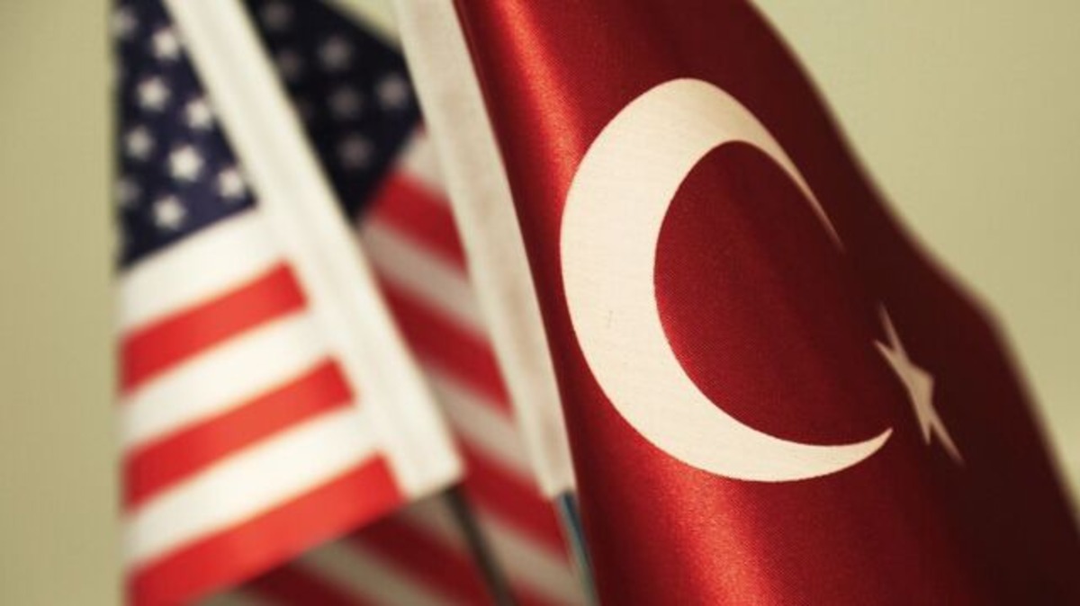 Alkoll&uuml; i&ccedil;eceklerden otomobile, yaprak t&uuml;t&uuml;nden makyaj malzemelerine&hellip; Amerikan mallarına getirilen ek vergiler i&ccedil;in tarihi karar Resmi Gazete&rsquo;de!, G&ouml;rsel 1