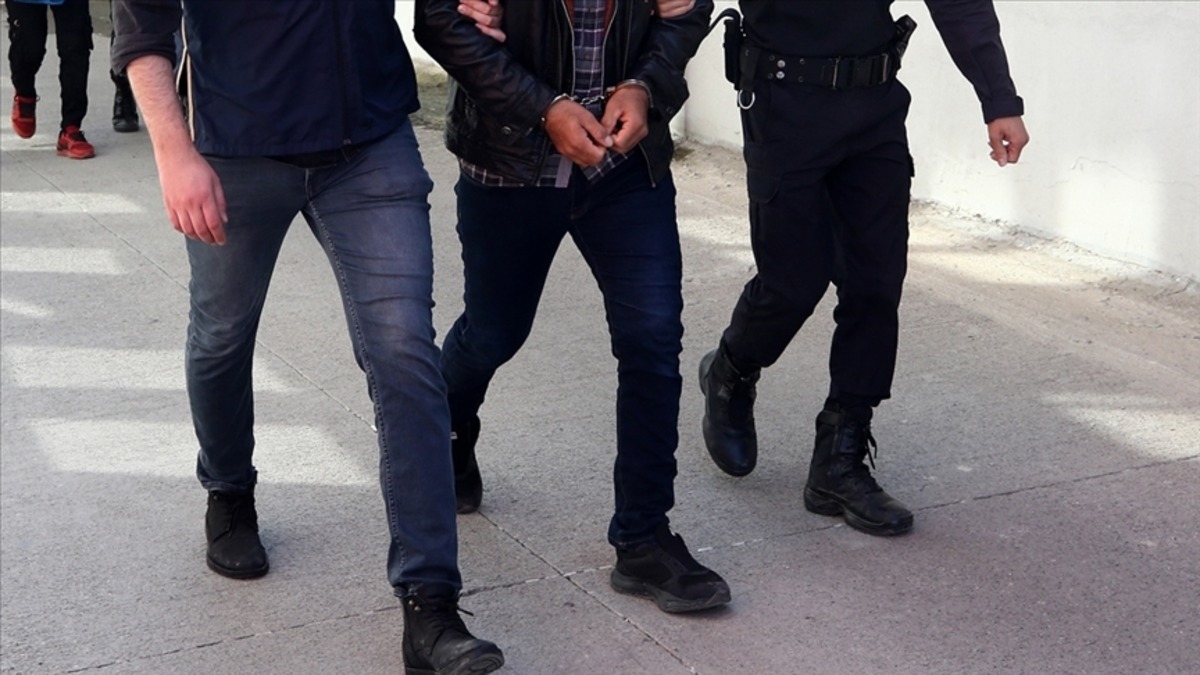 Belediye operasyonları Ankara&rsquo;ya sı&ccedil;radı! 13 kişi g&ouml;zaltında, G&ouml;rsel 2