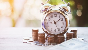 Borsa d&uuml;şerken en &ccedil;ok para girişi ve &ccedil;ıkışı olan hisseler