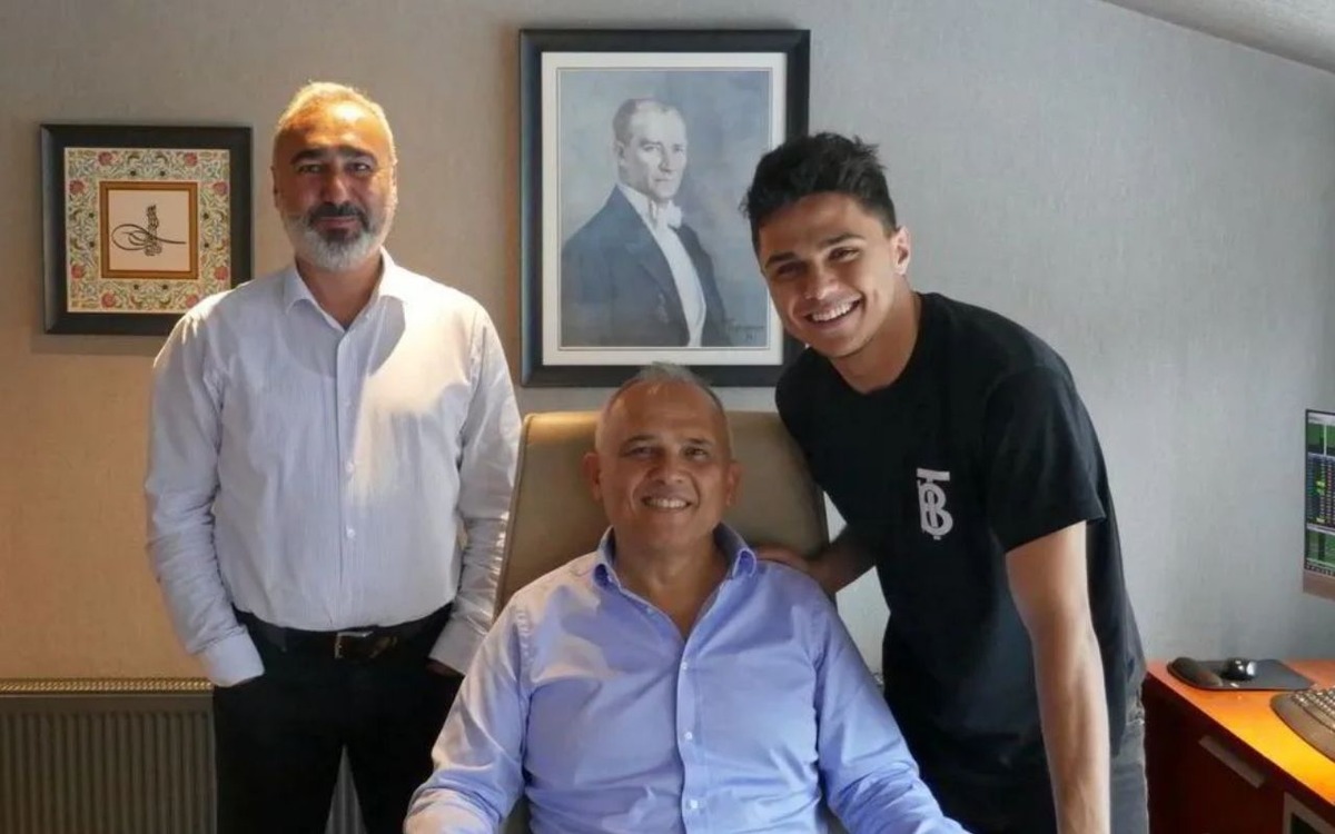 İstanbul Boğazı nın sembol&uuml; "Beyaz K&ouml;şk"&uuml; alan milyarder belli oldu, G&ouml;rsel 3