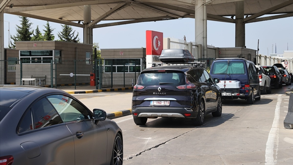 Yabancı plakalı taşıtlara yeni düzenleme geldi: Gurbetçilere Türkiye den çıkış yok!, Görsel 1
