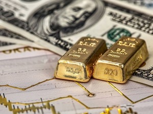 Altın 4 bin doları aştı! Uzmanlardan değerlendirme geldi: "Dolardan daha g&uuml;venli"