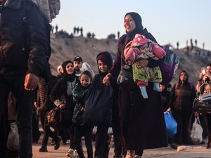 Filistinliler, İsrail'in &ccedil;ekildiği Gazze b&ouml;lgelerine geri d&ouml;n&uuml;yor