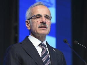 Uraloğlu'ndan Antalya'da kadın kolları mesajı