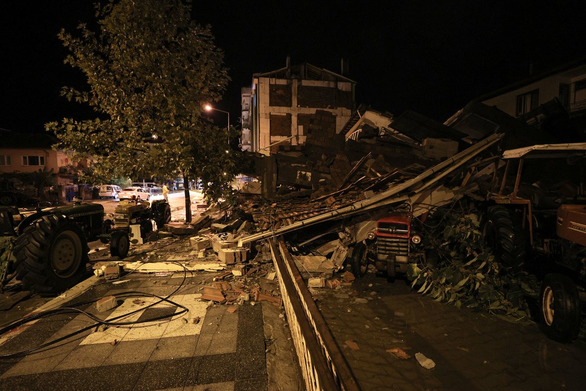 Balıkesir gece boyu sallandı! Eğitime 1 gün ara verildi, Görsel 2