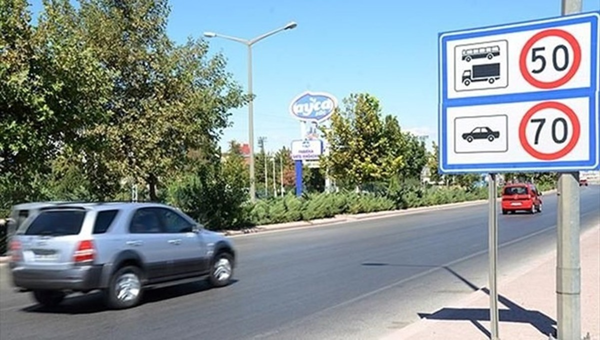 S&uuml;r&uuml;c&uuml;ler dikkat! Bakan duyurdu: Hız levhaları kaldırıldı!, G&ouml;rsel 3