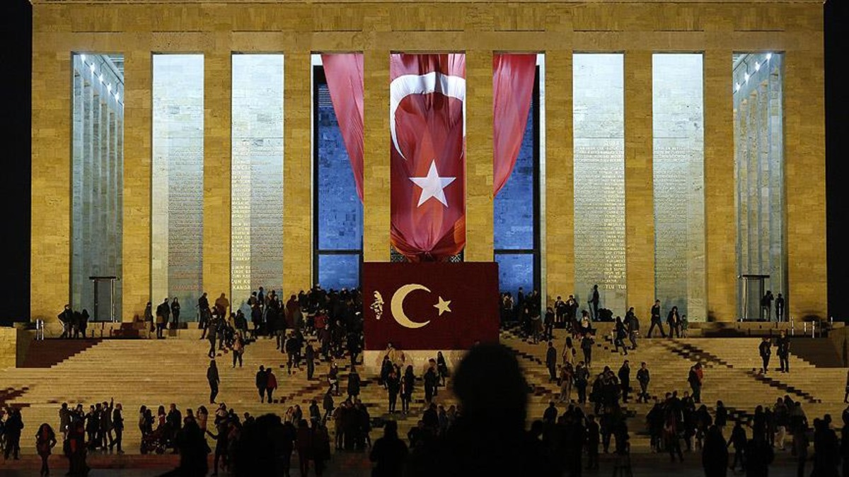 10 Kasım 2025 Pazartesi resmi tatil mi? Okullar, bankalar ve kamu kurumları açık mı? İşte yanıtı, Görsel 2