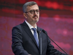 İletişim Başkanı Duran'dan Kocaeli'deki yangına ilişkin a&ccedil;ıklama