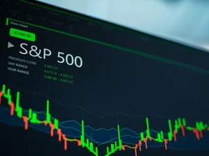 S&P 500&rsquo;&uuml;n dev teknoloji şirketi Cisco, a&ccedil;ıkladığı bilan&ccedil;o sonrası u&ccedil;uşa ge&ccedil;ti