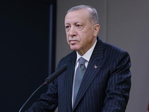 Cumhurbaşkanı Erdoğan, KKTC Cumhurbaşkanı Erh&uuml;rman'ı resmi t&ouml;renle karşıladı