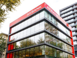 Akbank, 1,59 milyar TL'lik takipteki alacağını sattı