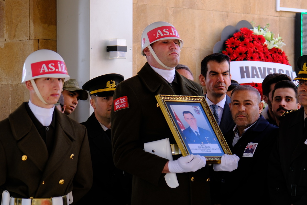 T&uuml;rkiye şehitlerini son yolculuğuna uğurladı, G&ouml;rsel 17
