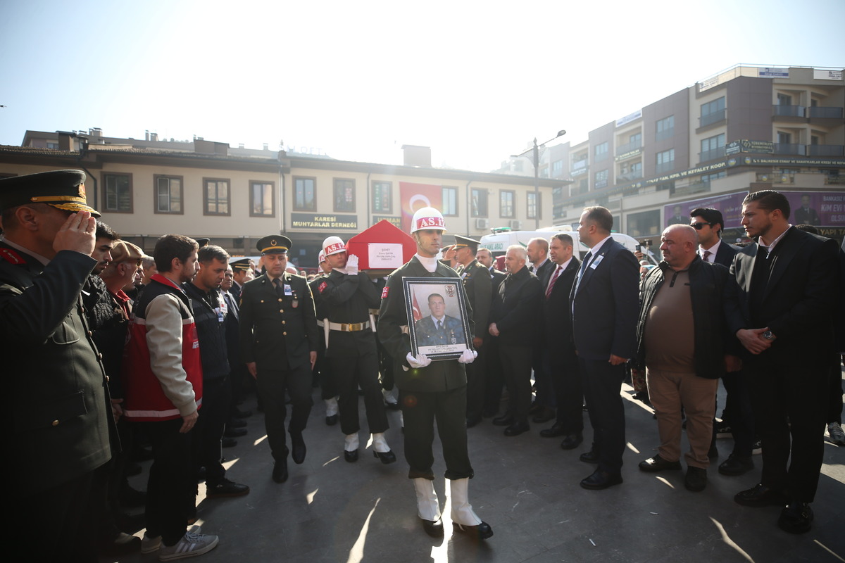 T&uuml;rkiye şehitlerini son yolculuğuna uğurladı, G&ouml;rsel 26