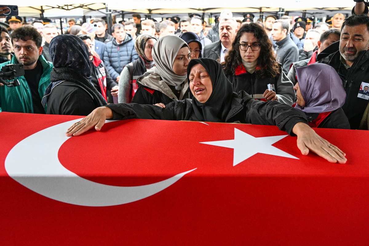 T&uuml;rkiye şehitlerini son yolculuğuna uğurladı, G&ouml;rsel 1