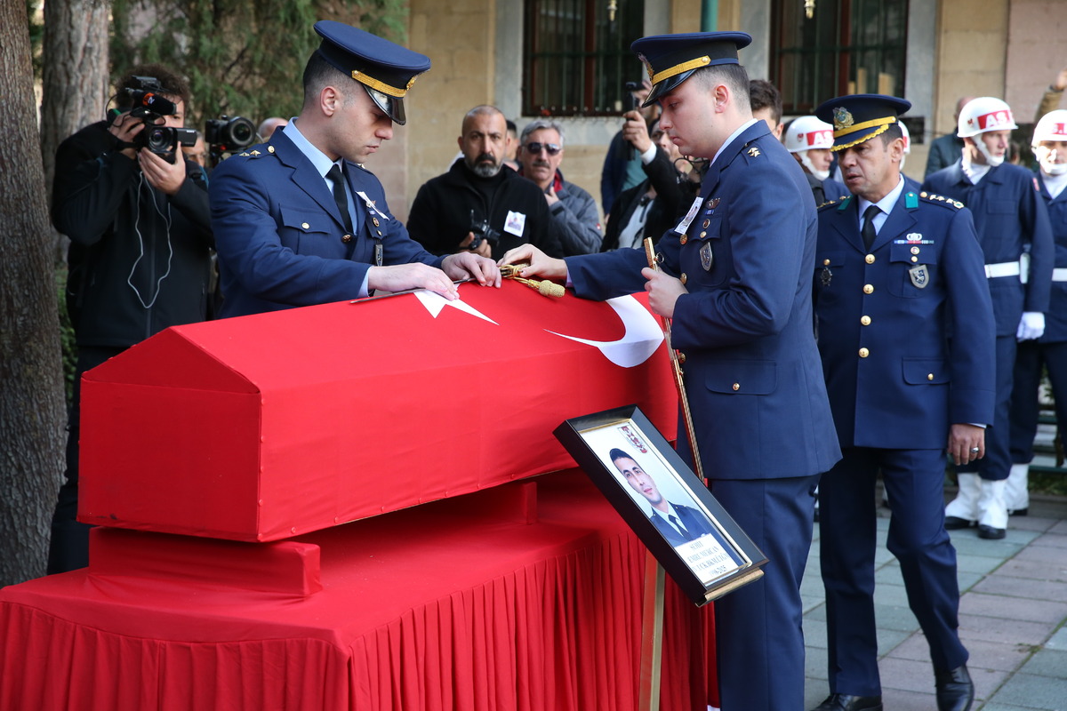 T&uuml;rkiye şehitlerini son yolculuğuna uğurladı, G&ouml;rsel 8
