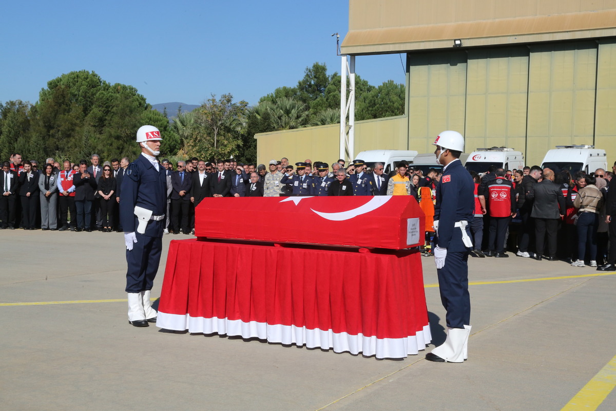 T&uuml;rkiye şehitlerini son yolculuğuna uğurladı, G&ouml;rsel 24